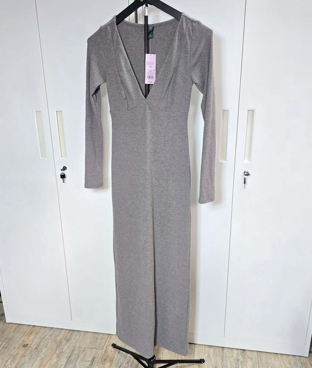 Wild Fable Gray V-Neck Long Sleeve Fall Sweater Dress
